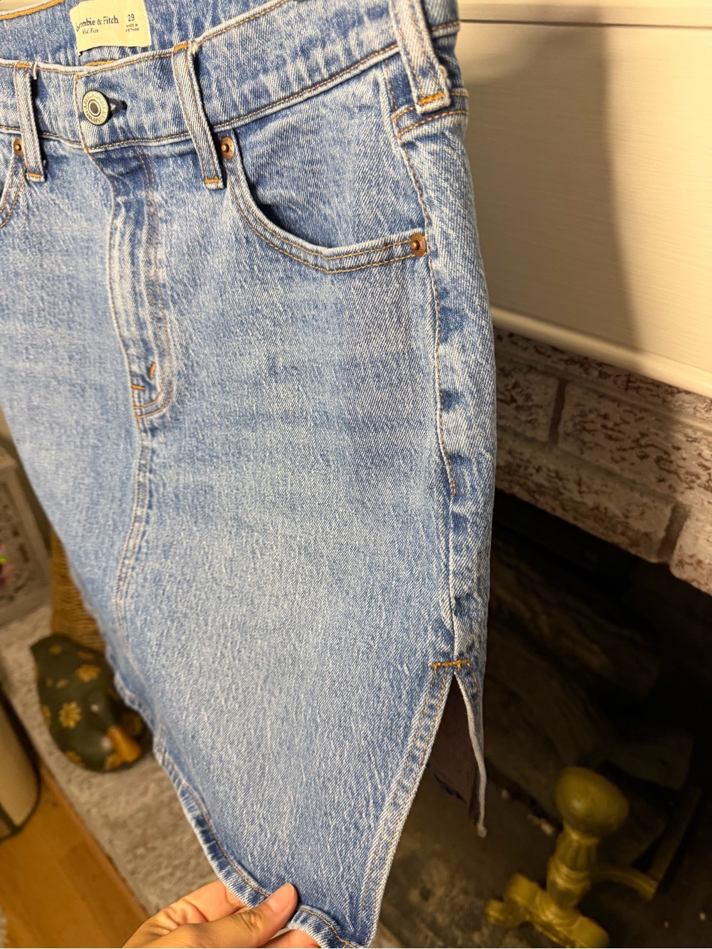 Abercrombie & Fitch mid rise vintage wash Medium Blue Denim Mini Skirt - Picture 3 of 4